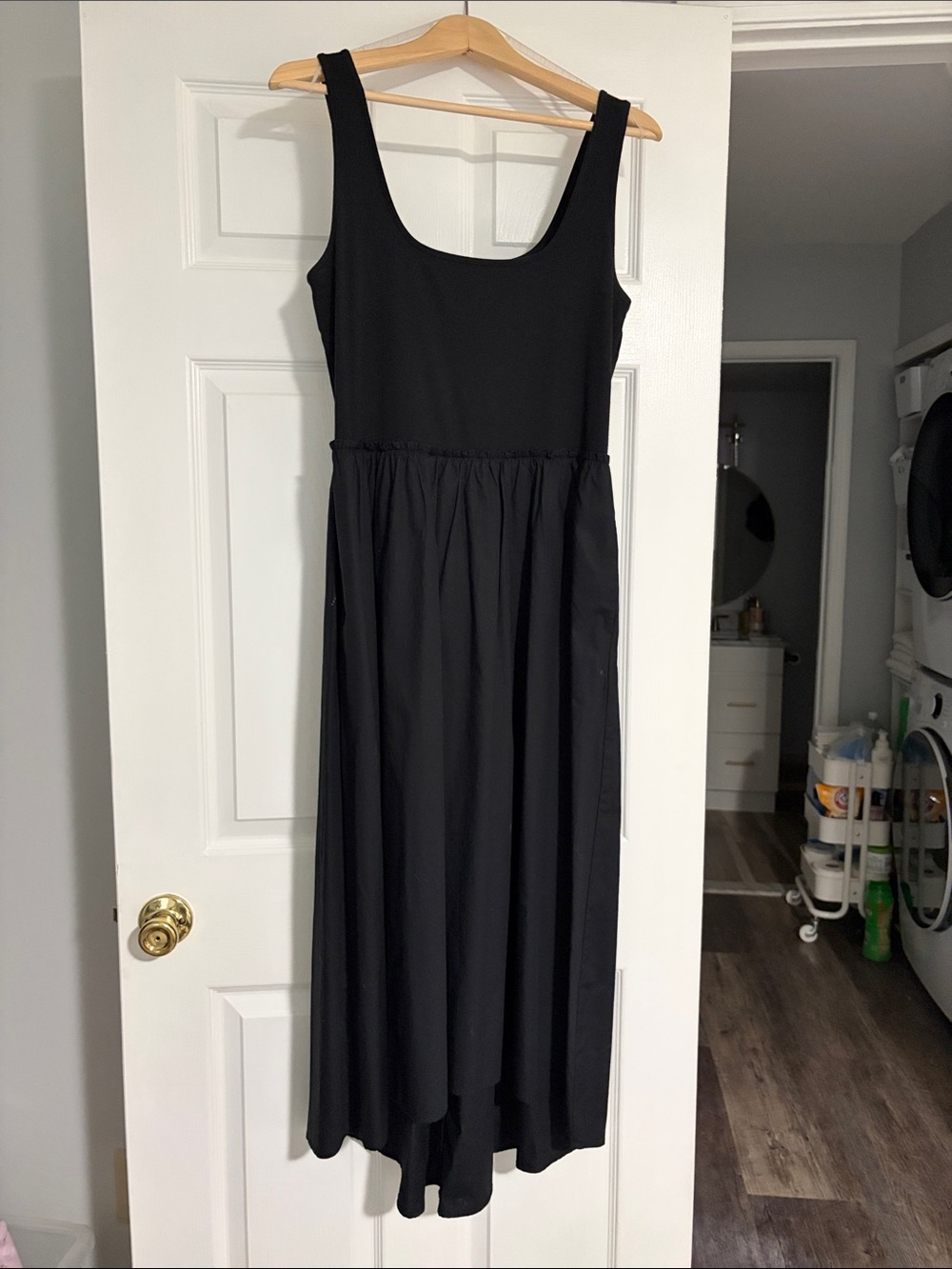 Classic Black Scoop Neck Maxi Dress with pockets